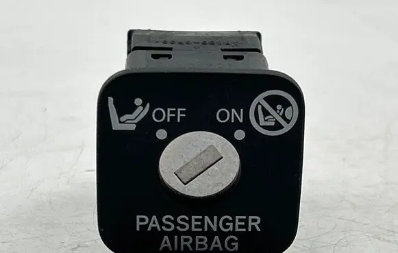 Toyota Verso Passenger airbag on/off switch 2040M16