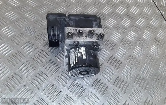 Volkswagen Beetle A5 ABS Pump 5c0907379c 5c0614517b