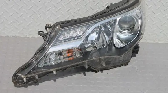 Toyota RAV 4 (XA40) Headlight/headlamp