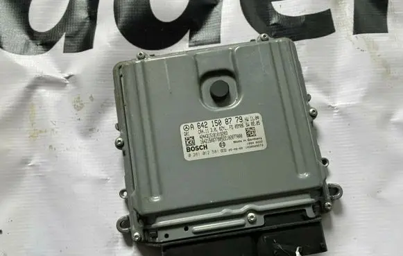 Mercedes-Benz R W251 Engine control unit/module A6421508779 0281012581 6421508779