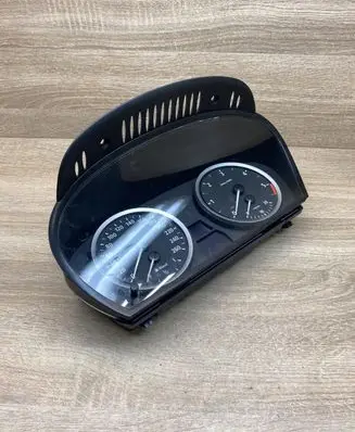 BMW 5 E60 E61 Speedometer (instrument cluster) 9135253 110080213