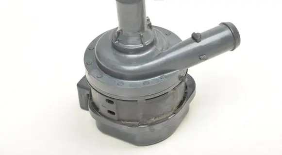 Volvo XC40 Water pump 31493259