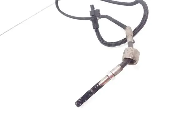Mercedes-Benz CLA C117 X117 W117 Exhaust gas temperature sensor A0009058501