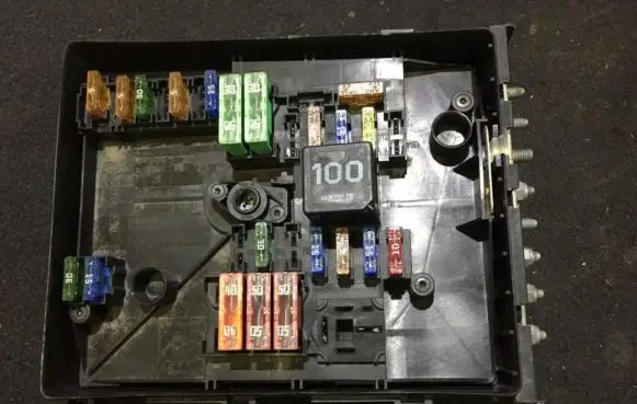 Volkswagen Golf V Fuse box set 1d080406690 1k0937125a