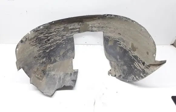 Front wheel arch liner splash guards
