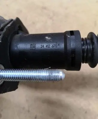 Opel Signum Clutch master cylinder 24412670
