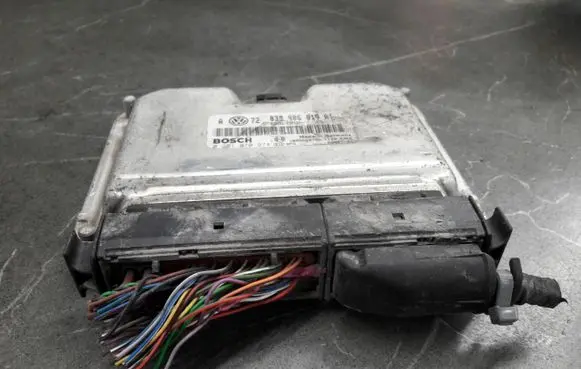 Volkswagen Golf IV Engine control unit/module ECU 0281010974
