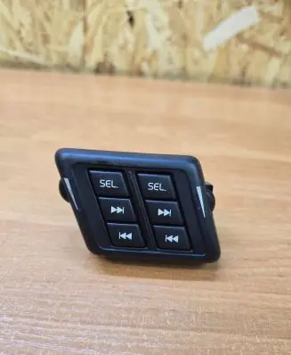 Volvo XC90 Steering wheel buttons/switches 8666729 03W27T