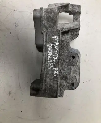 Ford Focus Engine mounting bracket