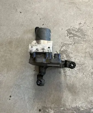 BMW X5 F15 ABS Pump 6870759 6870761