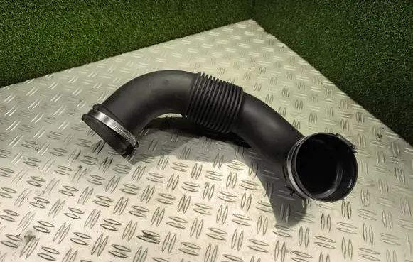 Air intake hose/pipe