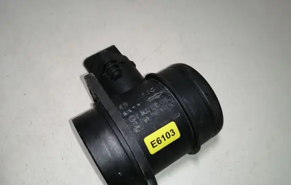 Volkswagen Phaeton Mass air flow meter 0280218060 06A906461G