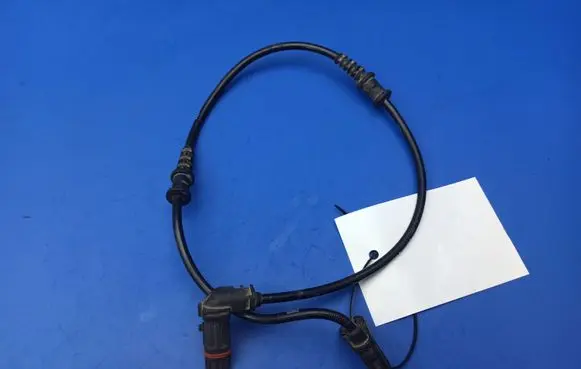 Mercedes-Benz C W203 ABS brake wheel speed sensor A2035400417 2105407681