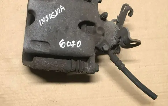 Opel Insignia A Rear brake caliper