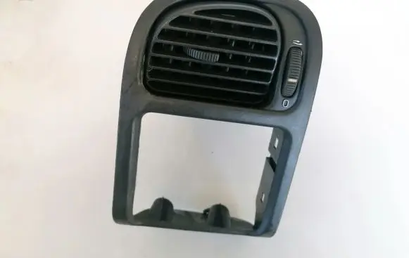 Volvo S40, V40 Dash center air vent grill 30613855