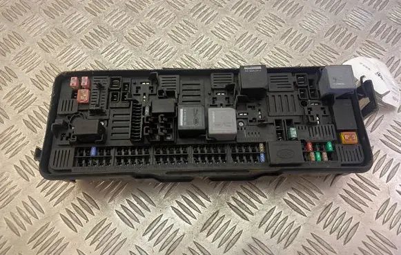 Land Rover Discovery 5 Fuse module JPLA14N030AB