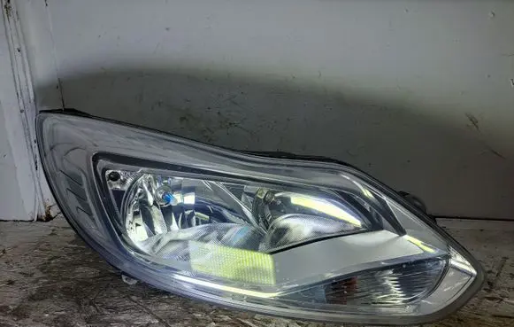 Ford Focus Headlight/headlamp BM5113W029 BM5113D154