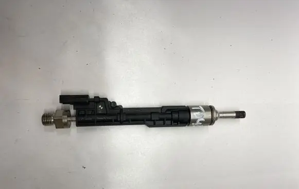 BMW 1 F20 F21 Fuel injector 7639994
