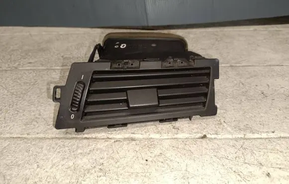BMW 5 E60 E61 Dashboard side air vent grill/cover trim 691073205