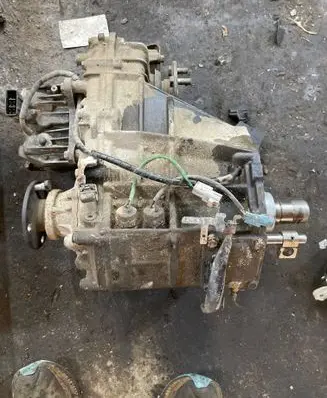 Toyota Land Cruiser (J120) Gearbox transfer box case 