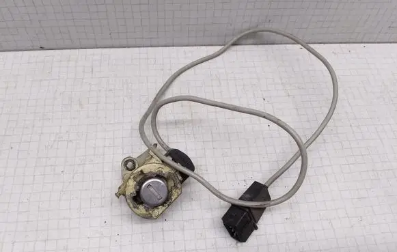 Audi A6 S6 C4 4A Front door lock (next to the handle) 