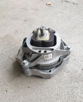 BMW 1 F20 F21 Engine mount bracket 6859408 190815