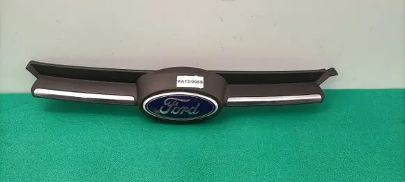 Ford Focus Front bumper upper radiator grill BM51BA133B