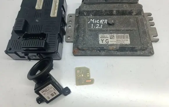 Nissan Micra Engine control unit/module MEC32110