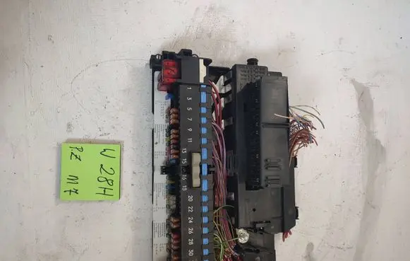 BMW 3 E46 Fuse box set 18500000000 6912508 EB314H