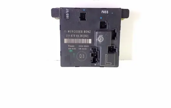Mercedes-Benz E W211 Door control unit/module 2118704026