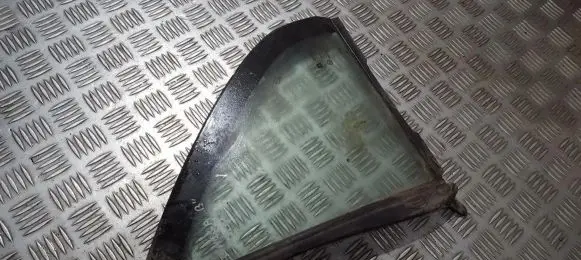 Rear vent window glass