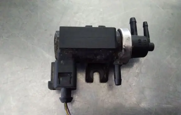 Skoda Octavia Mk1 (1U) Turbo solenoid valve 1J0906627 72290320