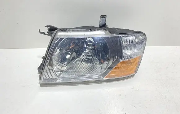 Mitsubishi Pajero Headlight/headlamp 10087420