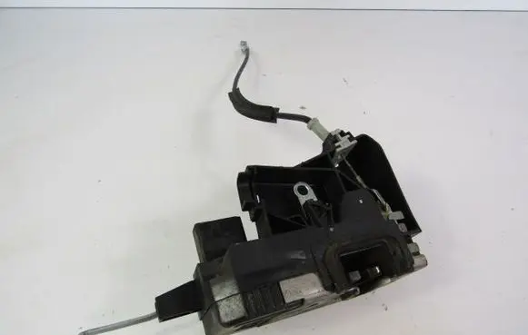 Opel Vectra C Front door lock 13201311