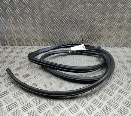 Subaru Forester SJ Rubber seal front coupe door 63527SG010