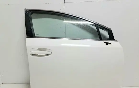 Toyota Avensis T270 Front door