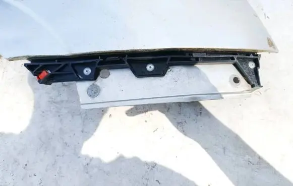 Opel Signum Front bumper mounting bracket