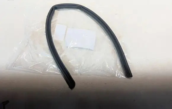 Toyota Camry VIII XV70 Sunroof sealing rubber 6789746040