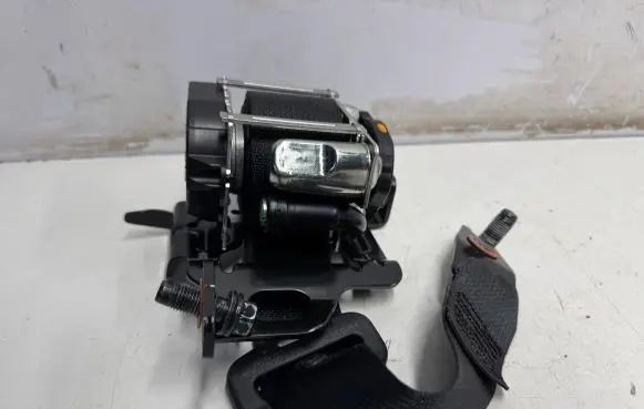 KIA Stinger Rear seatbelt 89810J5300