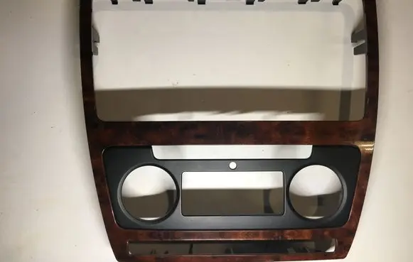Radio/GPS head unit trim