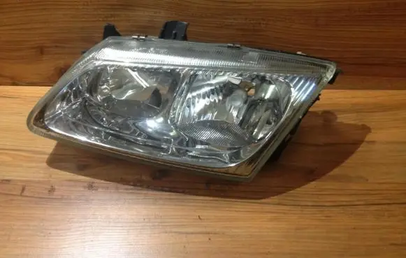 Nissan Almera N16 Headlight/headlamp 89003333