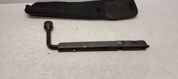 Opel Insignia A Wheel nut wrench 