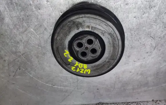 Mercedes-Benz E W212 Crankshaft pulley