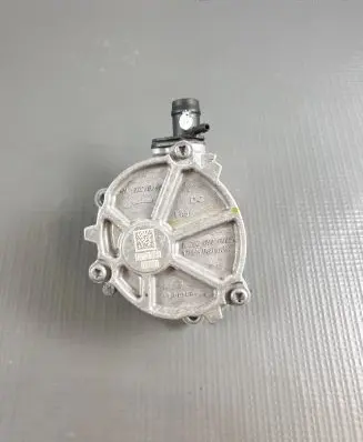 Nissan Qashqai Vacuum pump 146508066R