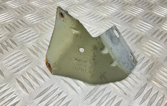Fender mounting bracket