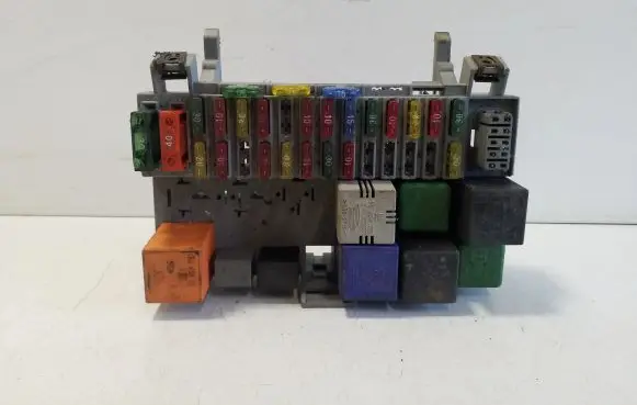 Opel Tigra A Fuse module