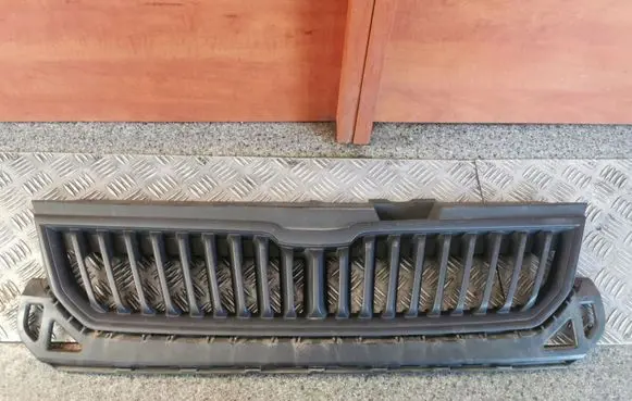 Skoda Citigo Front bumper upper radiator grill 1ST853653B