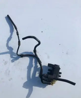 Volkswagen Beetle A5 Turbo solenoid valve 1K0906627B 35176 011464A