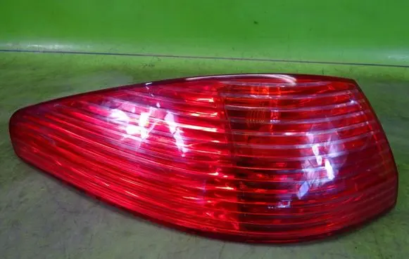 Peugeot 607 Rear/tail lights