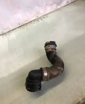 BMW X2 U10 Engine coolant pipe/hose